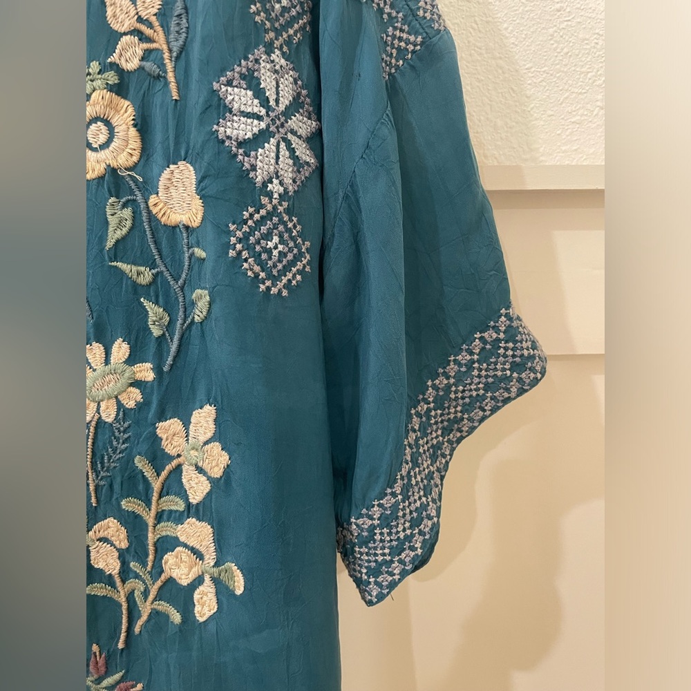 Johnny Was Darlyn Biya Teal Floral Embroidered Blouse Size medium - Picture 6 of 11